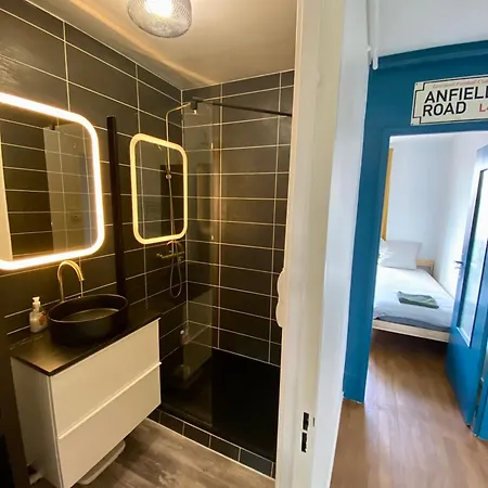 Centre Wilson *chez Charles* 2ch 아파트 *