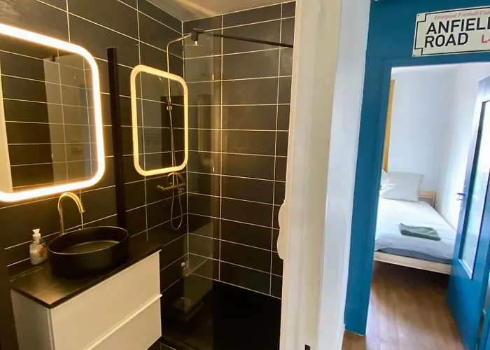 Centre Wilson *chez Charles* 2ch Apartamento *